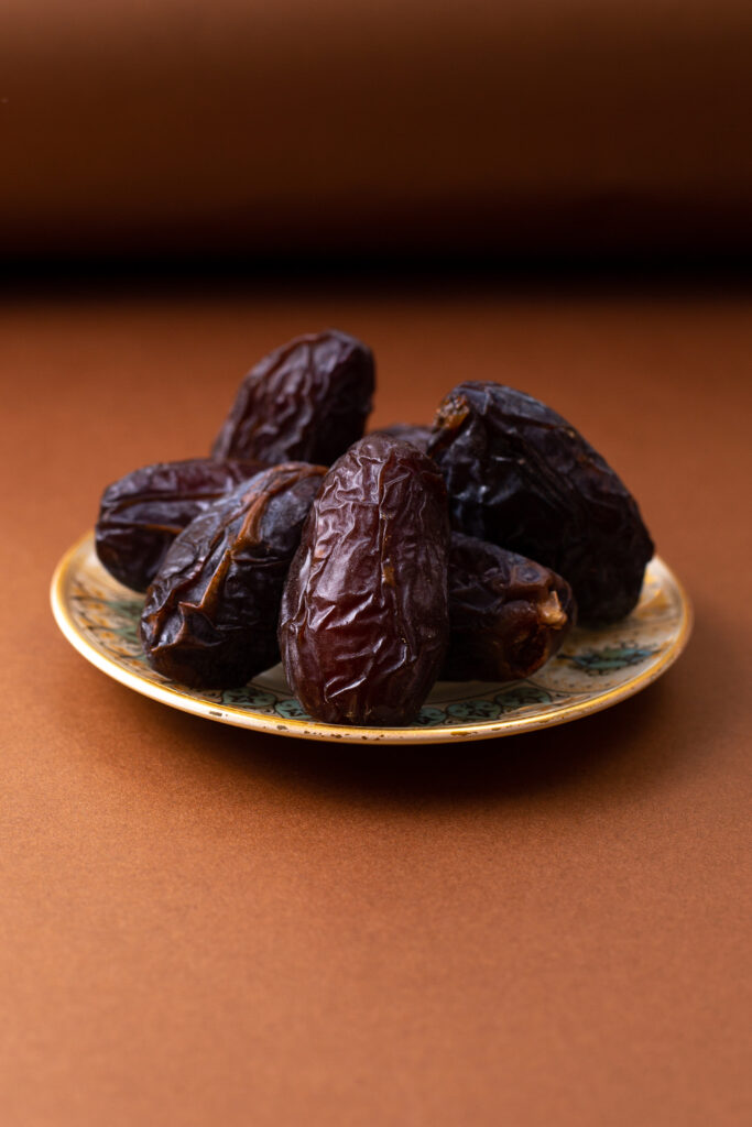 Black dates benefits